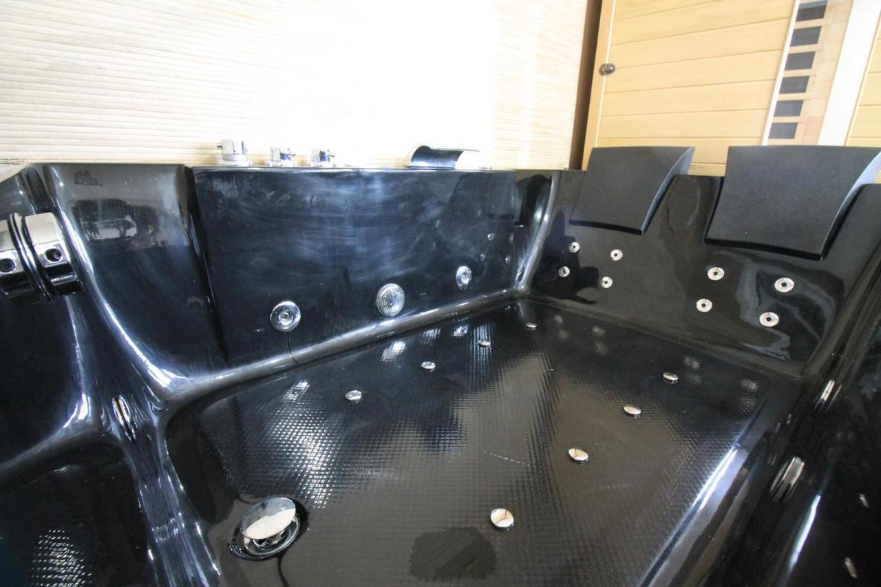 Derniere Reservations Avant Indisponibilite En Septembre Pour 12 Mois, Illimites Jacuzzi Spa Bain A Remous Interieur, Sauna Interieur, Parking Reserve, Vue Et Acces Parc, Prestations Uniques, 1Er Etage Corbeil-Essonnes Exteriér fotografie