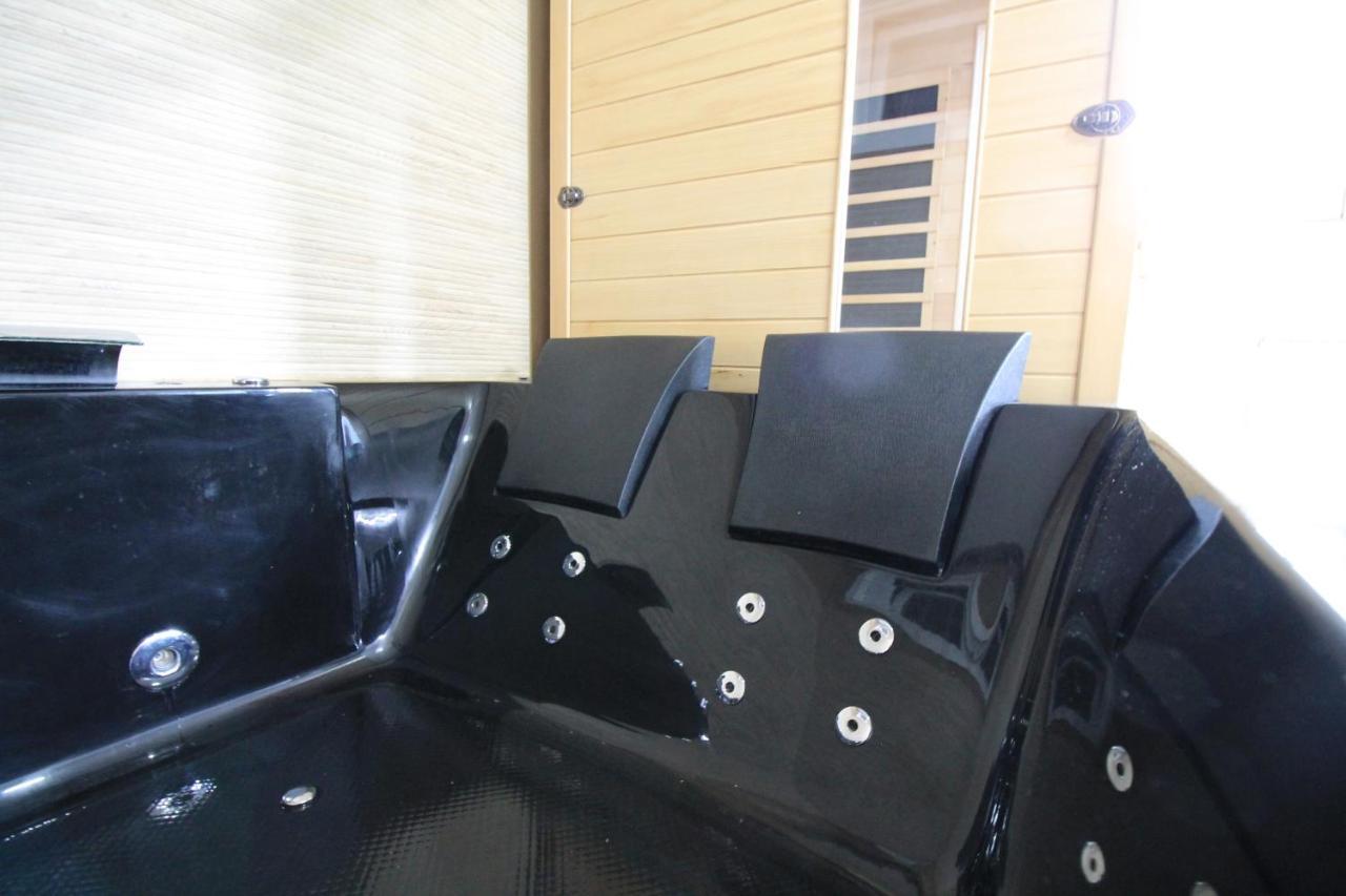 Derniere Reservations Avant Indisponibilite En Septembre Pour 12 Mois, Illimites Jacuzzi Spa Bain A Remous Interieur, Sauna Interieur, Parking Reserve, Vue Et Acces Parc, Prestations Uniques, 1Er Etage Corbeil-Essonnes Exteriér fotografie